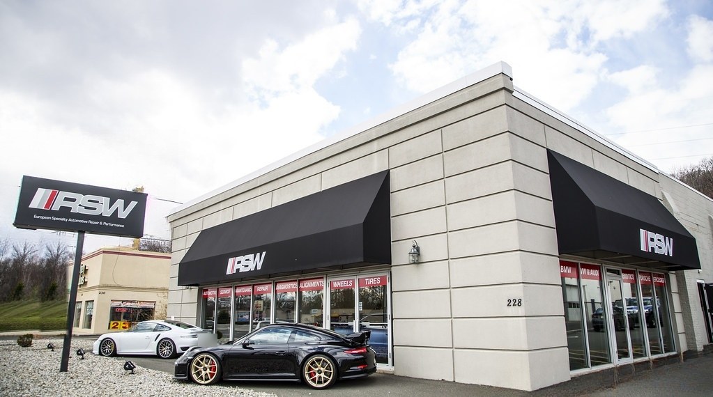 RSW European Auto Repair - Green Brook Township building at 228 US-22