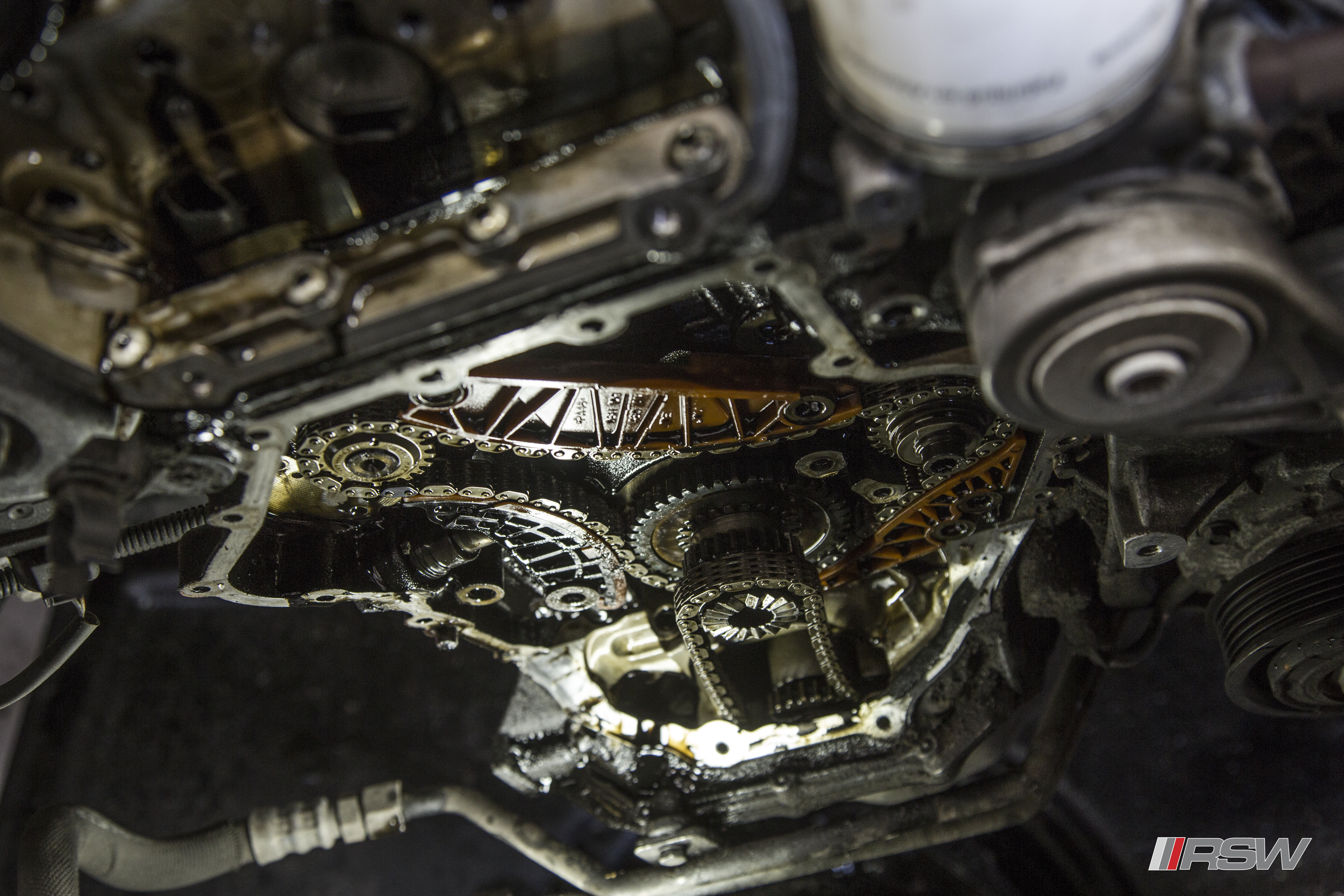 Timing chain and guides on an engine at RSW Euro